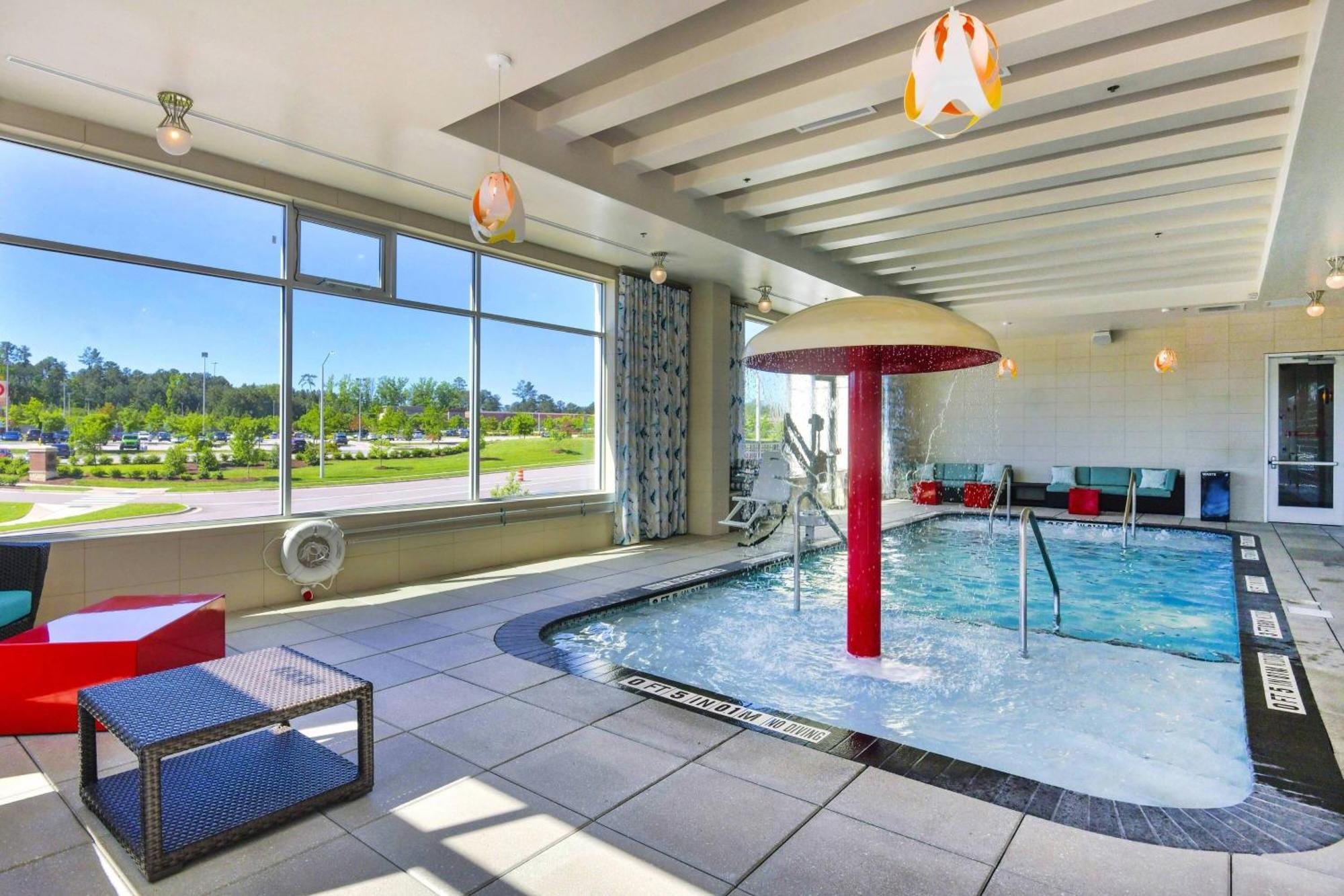 Courtyard By Marriott Raleigh Cary/Parkside Town Commons Hotel Eksteriør billede