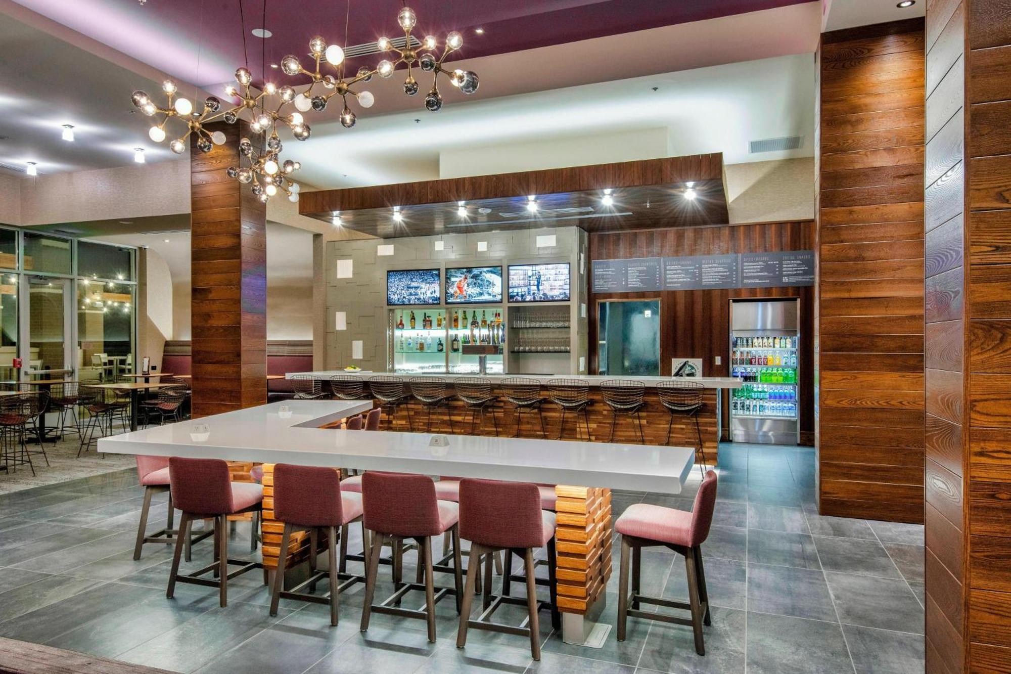 Courtyard By Marriott Raleigh Cary/Parkside Town Commons Hotel Eksteriør billede